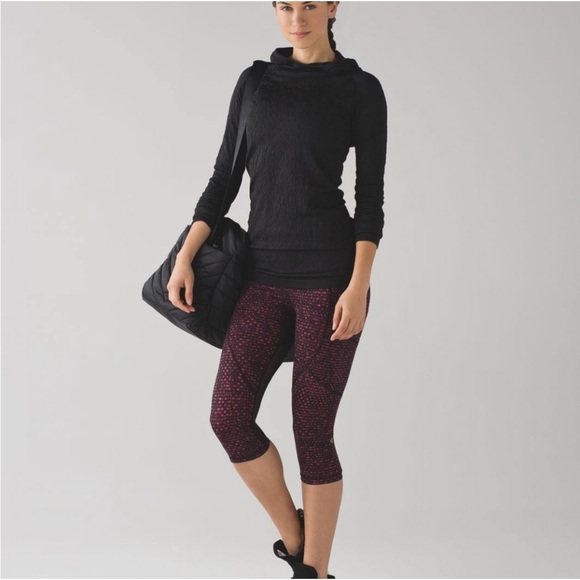 lululemon athletica Pants - Lululemon Outrun 17” Crop Legging Shutter Weave Dust